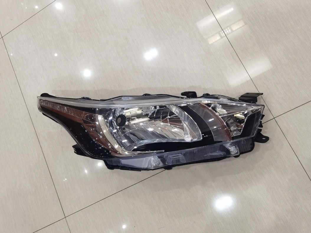 Best Quality Head Lamp OEM 2014 Toyota Yaris Headlights With Auto Light System